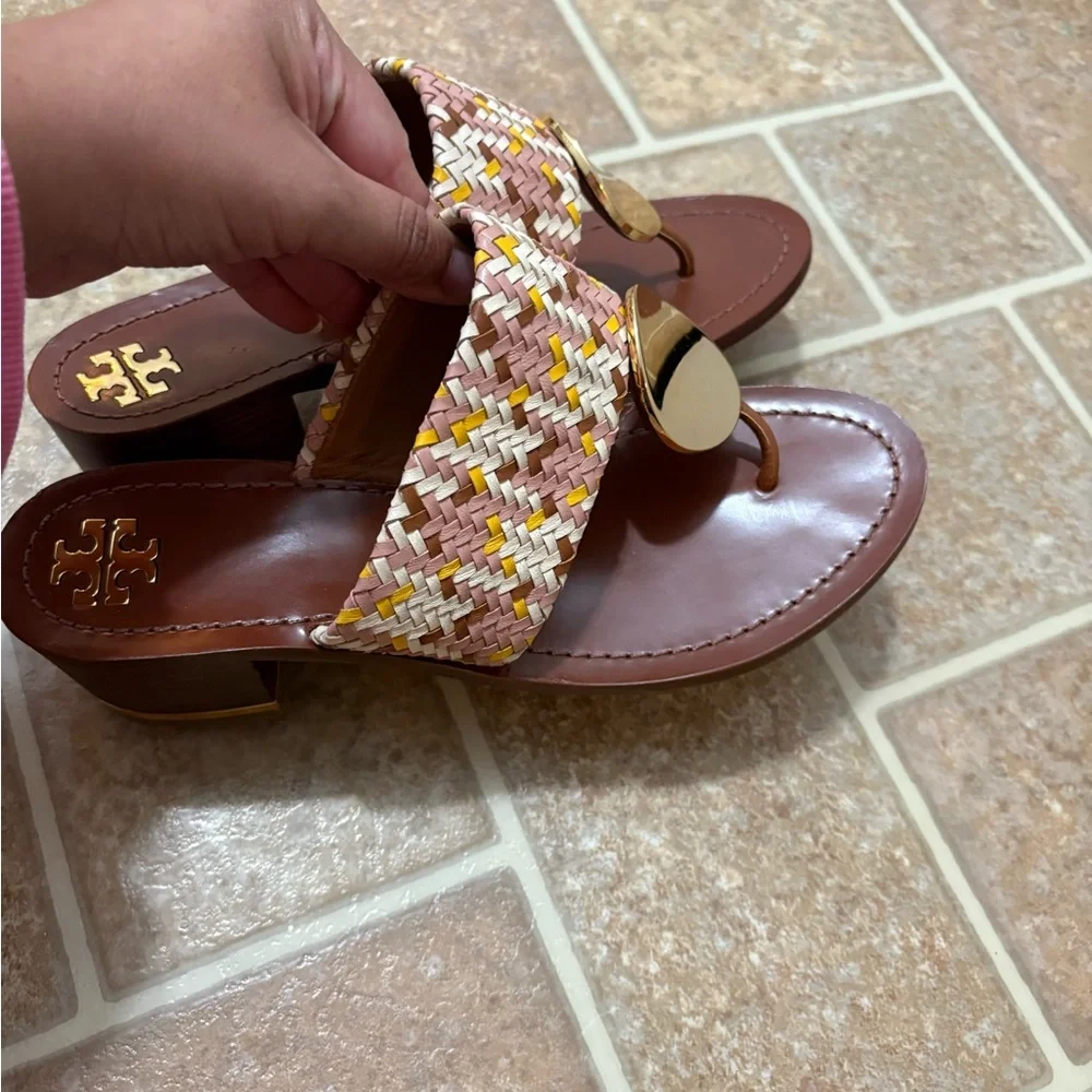 NWOB Tory Burch PATOS DISK MID-HEEL SANDAL Woven Neutral Pink Gold Size 7.5